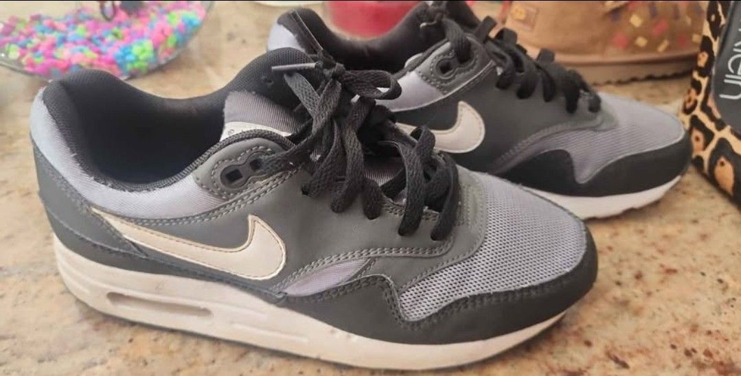 Boys Size 6.5