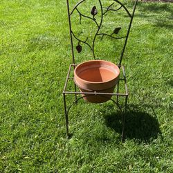 Metal Chair Garden Plant Stand With Tree And Bird Design With Garden Pot 