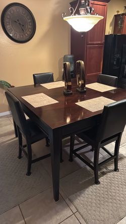 Dining room table 5pc set $600