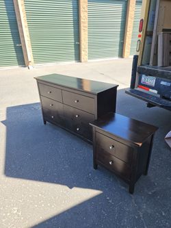 Dresser and nightstand in Good condition