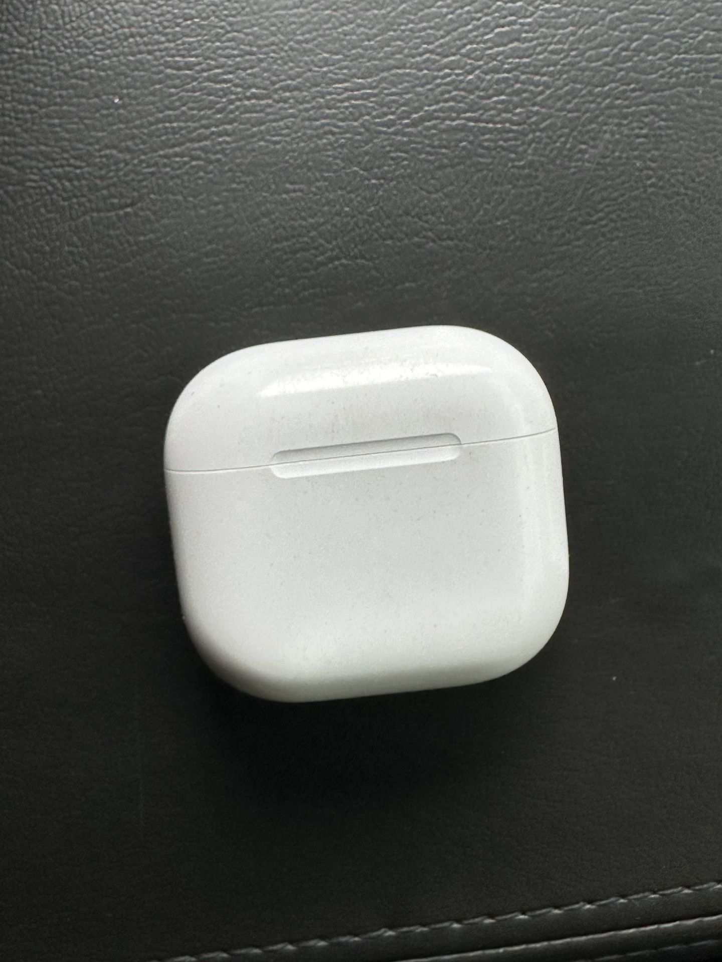 Apple AirPods 4