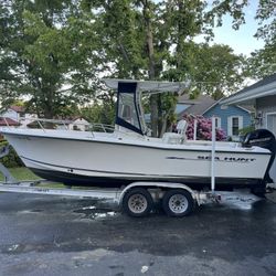 2001 Sea Hunt Triton 210 Center Console - Mercury 150HP – Trailer Included – 198 Hours