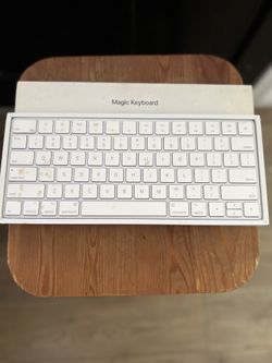 Apple Magic Keyboard – Fair Condition