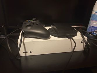 Xbox Series S Bundle - Controller, Seagate storage drive , and cables included