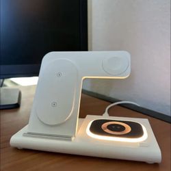 New 3-in-1 Charging Station for iPhone / Apple Watch / AirPods) - Travel-Friendly with Night Light