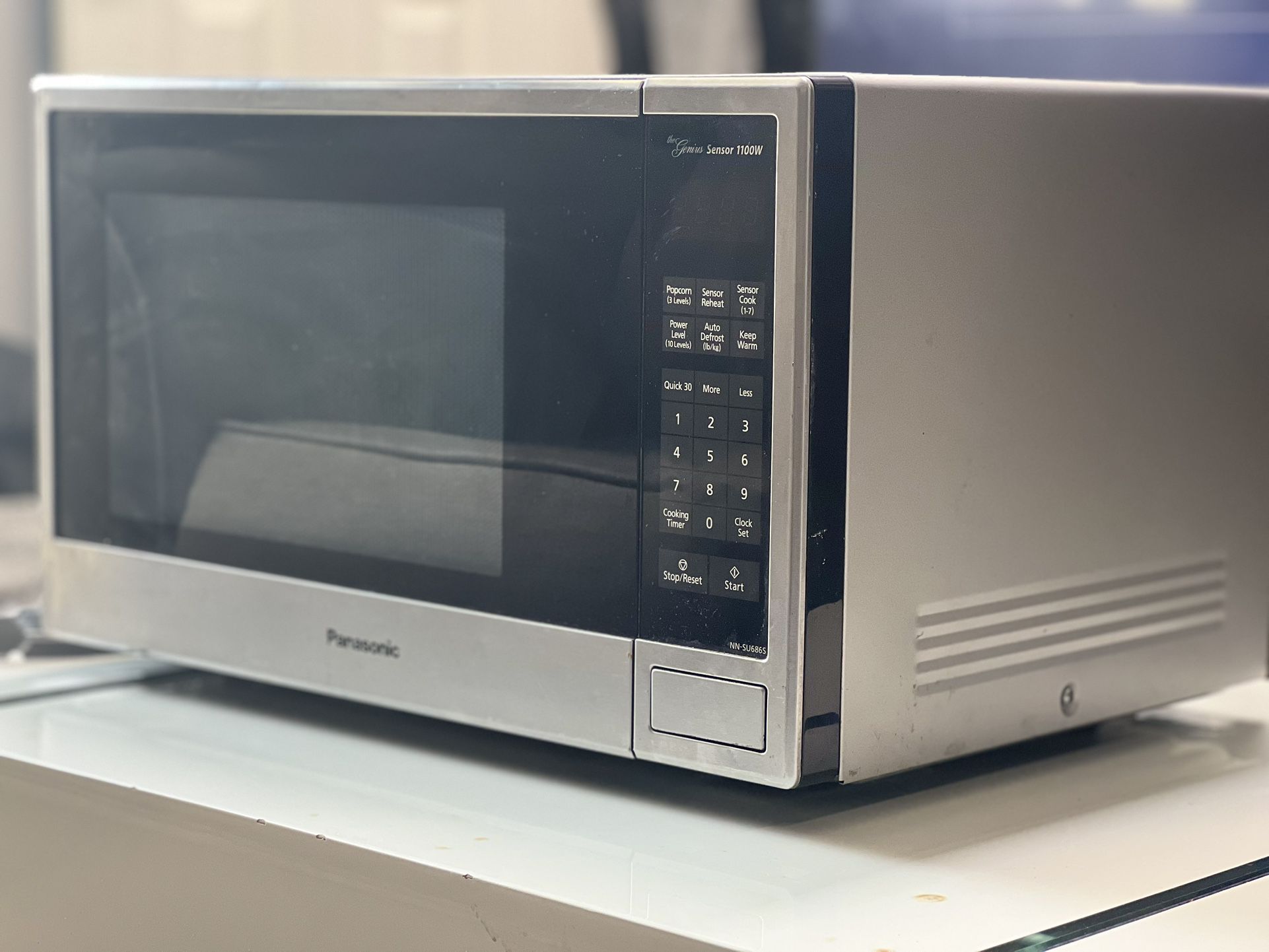Panasonic 4 genia Sensor 1100W Microwave