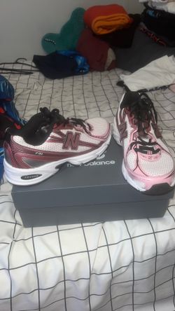 New never worn new balance sneakers