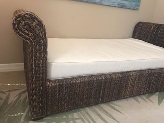 Seagrass daybed 2024