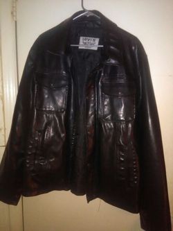 NICE, LEVIS , BLACK LEATHER JACKET, WITH WARM LINING, SIZE XL
