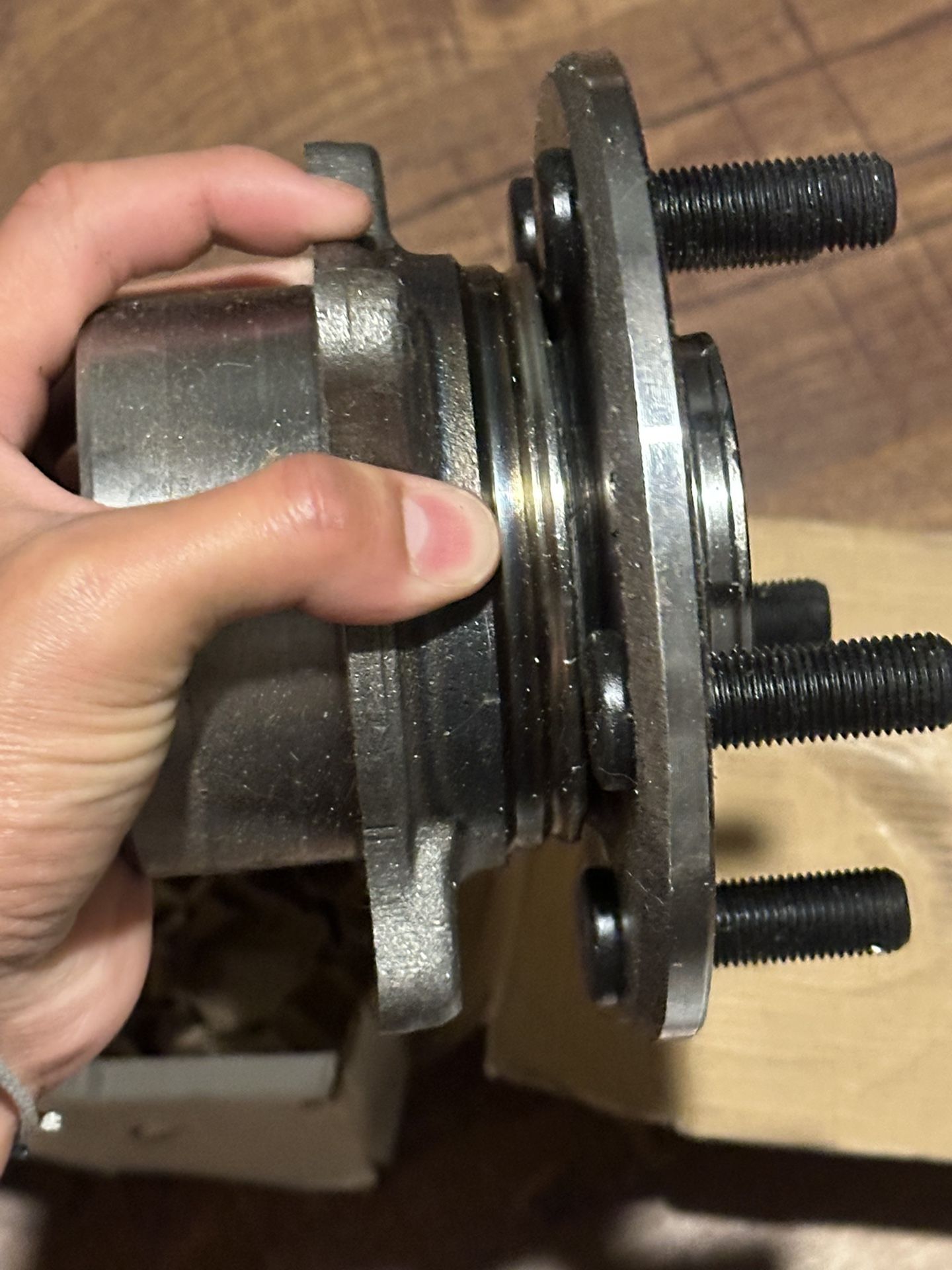 2x Wheel Bearing And Hub Assembly