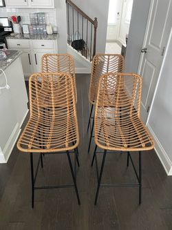 Set of 4 Rattan Bar Stools with Metal Legs