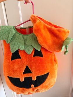 Pumpkin costume with hat