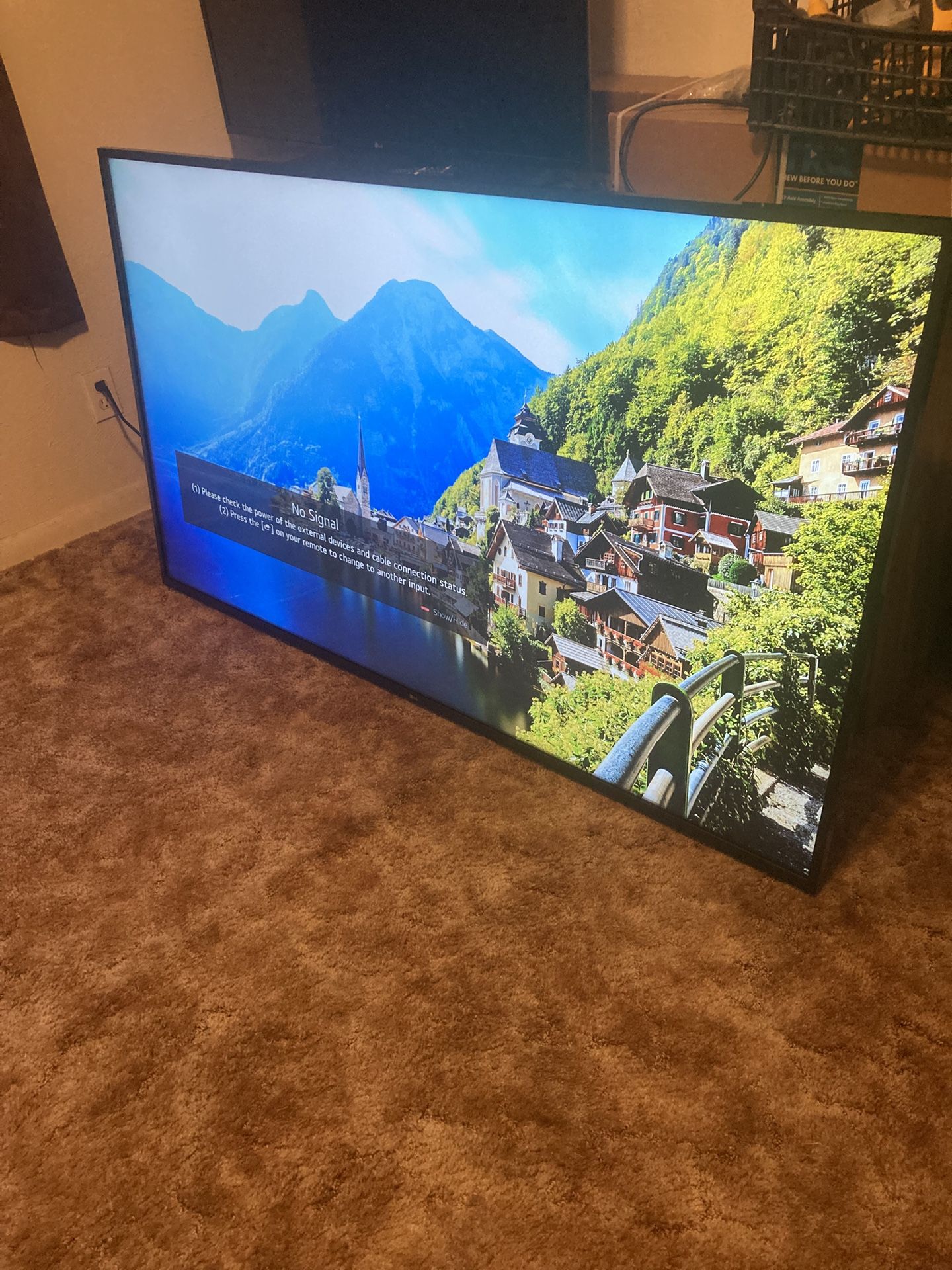 LG 65” Tv Wi-Fi And With Remote
