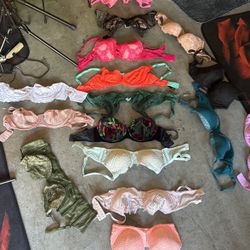 Womens Under Garments. 32 Double D. All Very High End. 80 Bucks! Everything Yours Taking Offers..