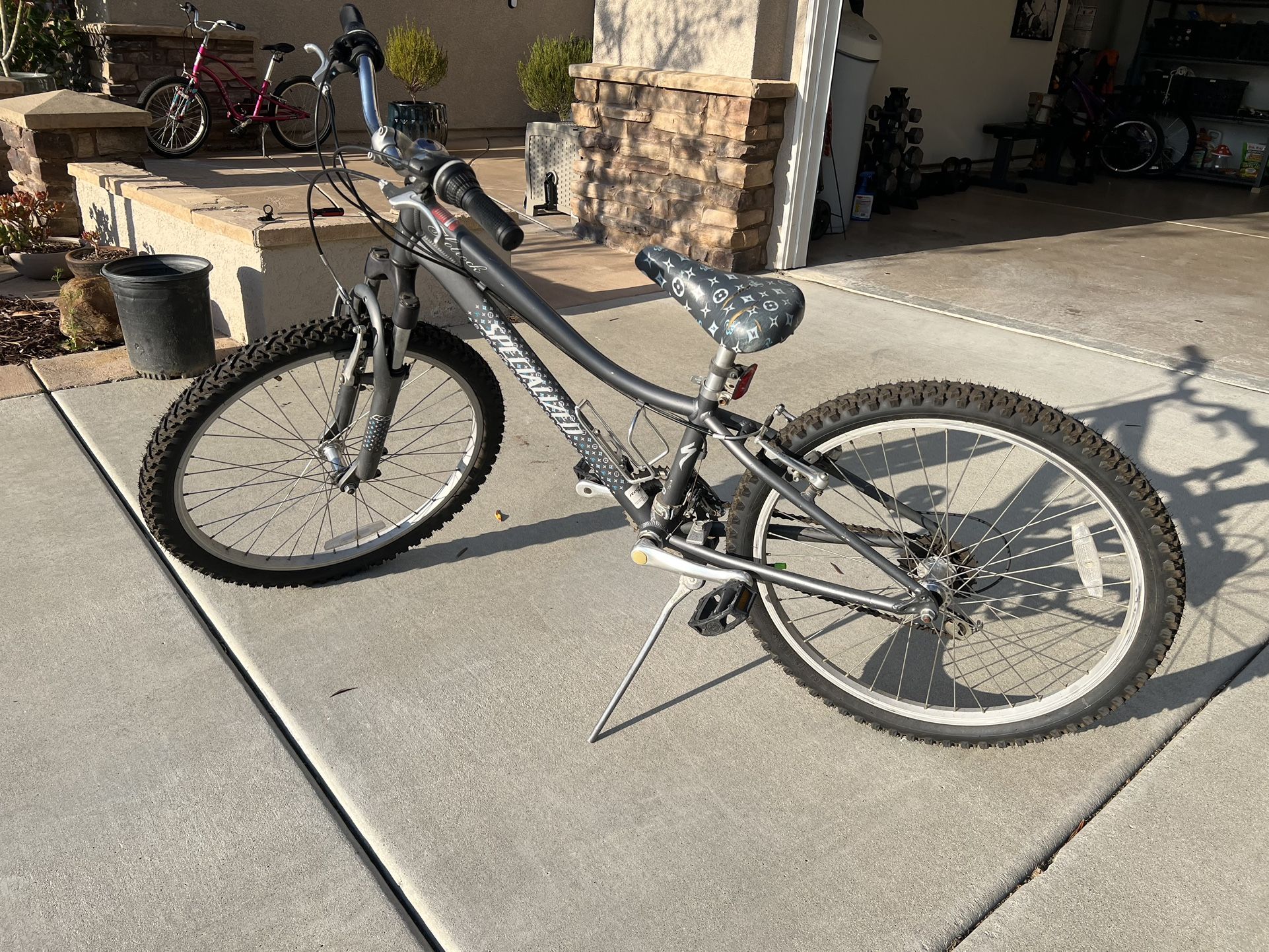 24” Specialized Girl’s Mountain Bike