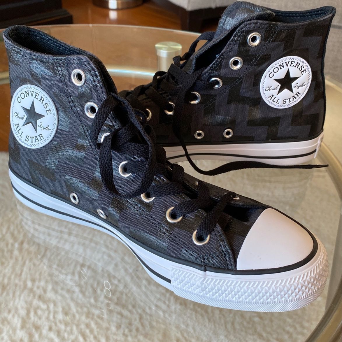 Converse Chuck Taylor’s Women’s Size 8