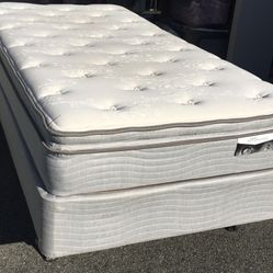 ****Twin Bed With Mattress ****