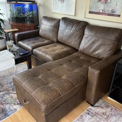 Sectional Couch with pull out sleeper 90in/65in