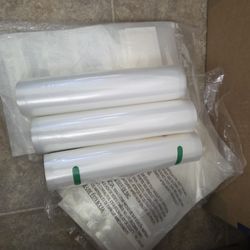 Plastic Bags To Seal Food Tight. 