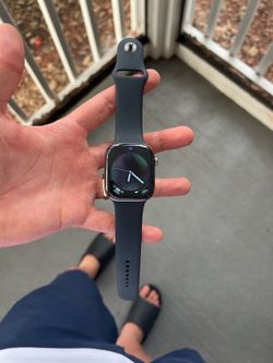 Apple Watch serie 10 46 mm titanium $350