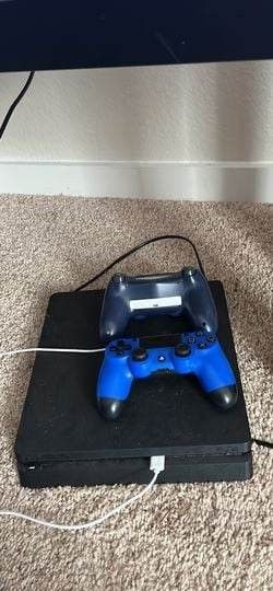 New 1tb PS4 Slim With 2 Controllers And Games.