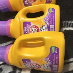 Plus OxiClean Stain Fighters 25 Loads 32.5 FL OZ Detergent 