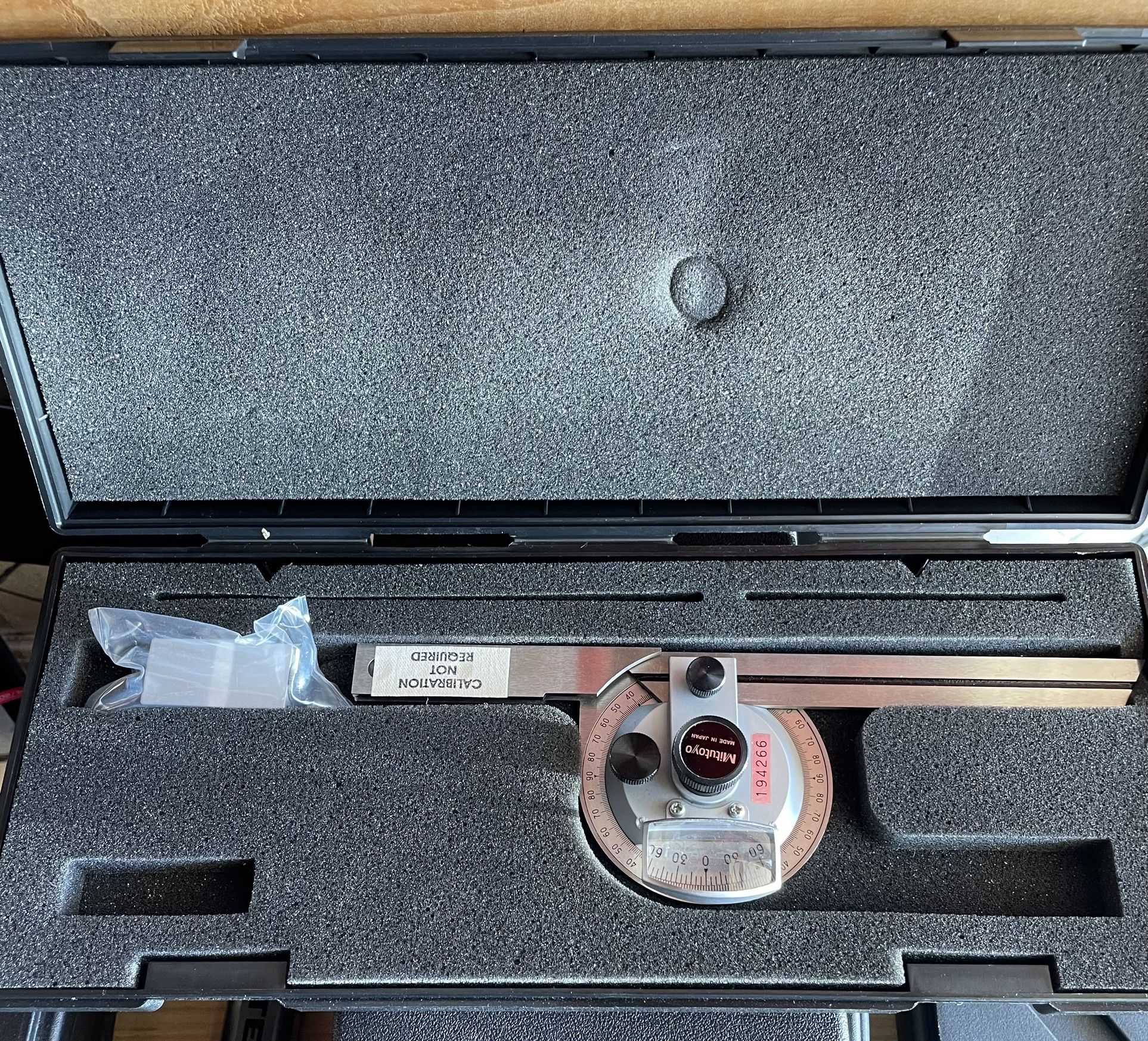 Mitutoyo 187-904-10, Universal Bevel Protractor