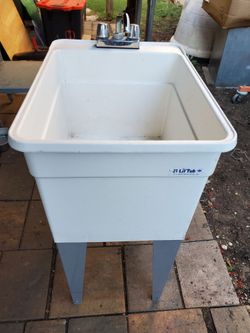 Mustee 21 Lil'Tub Utility / Laundry Sink with Faucet