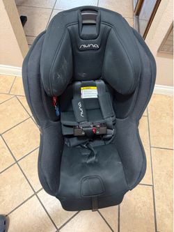 Nuna Rava car seat