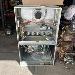 2002 120,000 BTU American standard Furnace with 3 1/2 ton R22 condenser and matching Case Coil