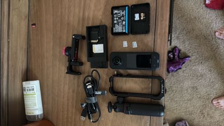 Insta 360 X5 Camera plus gear