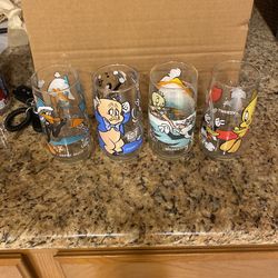 Collectors Glasses Looney Tunes 