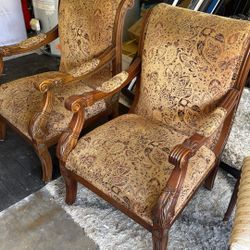 Club CHAIRS and console Table Great Condition 