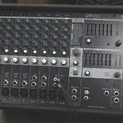 Yamaha emx212s Mixer