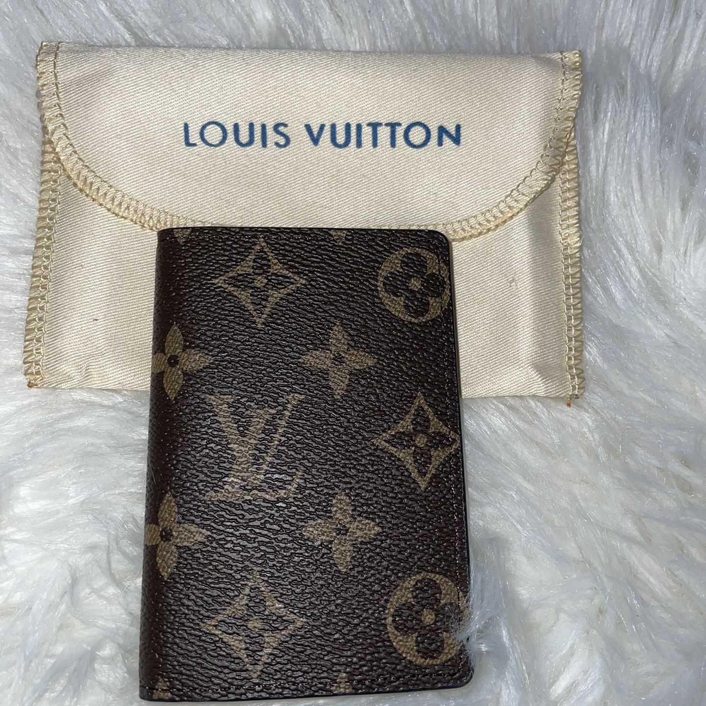 Louis Vuitton Lv Card Holder, Monogram, Reverse for Sale in Trenton, NJ -  OfferUp