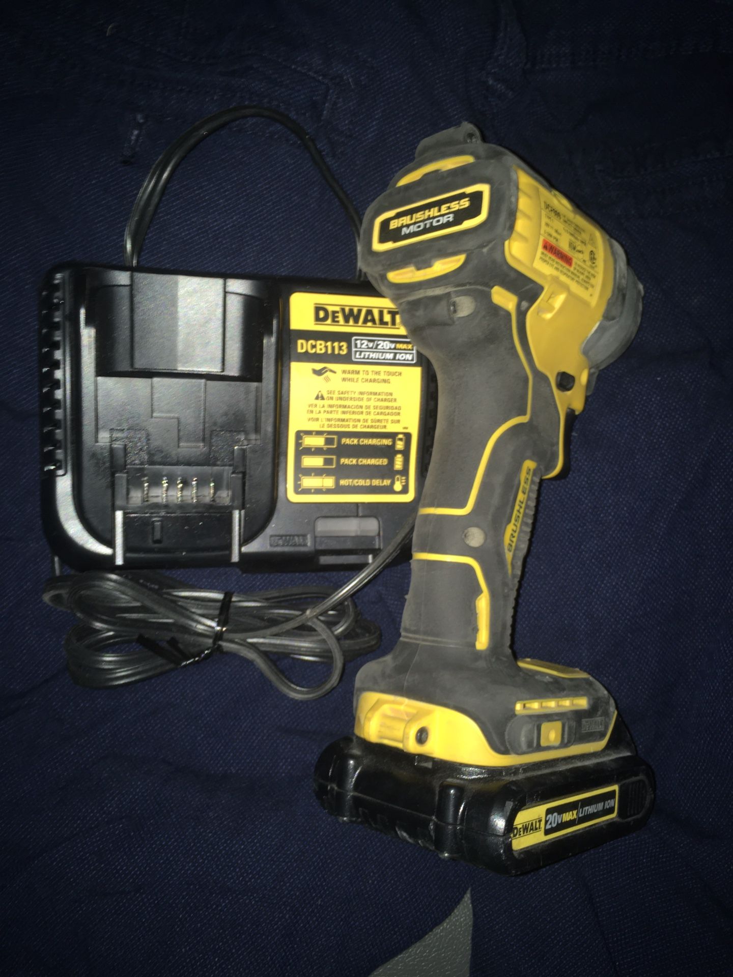 dewalt 20 v impact brushless with battery and charger