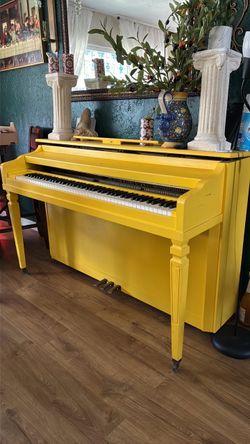 Free yellow piano