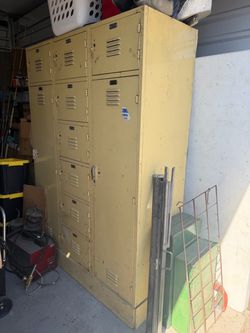 Storage locker