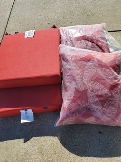 Arden OutDoor Cushion  Set..New!