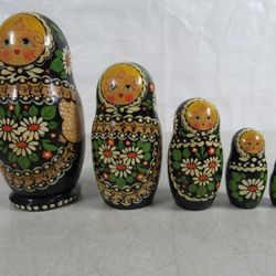 Russian Matryoshka Beautifully Hand Painted Nesting Dolls 5 Pc. Signed
