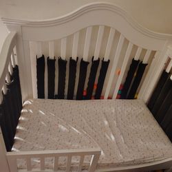 Crib/Toddler Bed free Pick Up Only