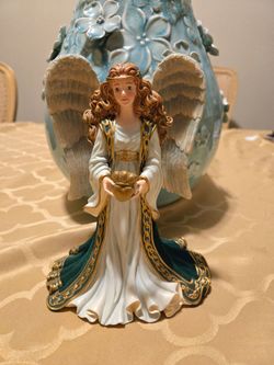 Vintage Hamilton Collection Emerald Isle Angel. 7.5" Tall. Comes in box with certificate of authenticity.