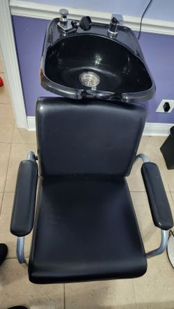 Salon shampoo wash bowl complete with chair