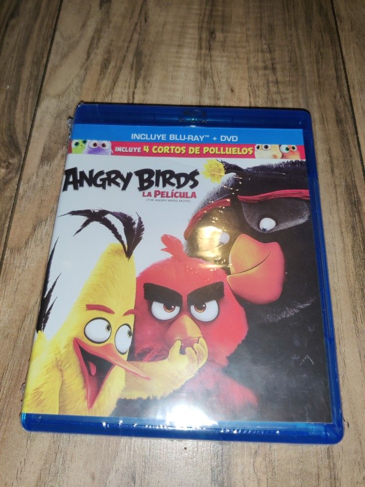 Angry Birds La Pelicula Includes Blu Ray and DVD Factory Sealed Case New. The plastic wrapping is ripped. Sold as is.

