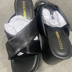 Fashion Nova brand Sandals !!