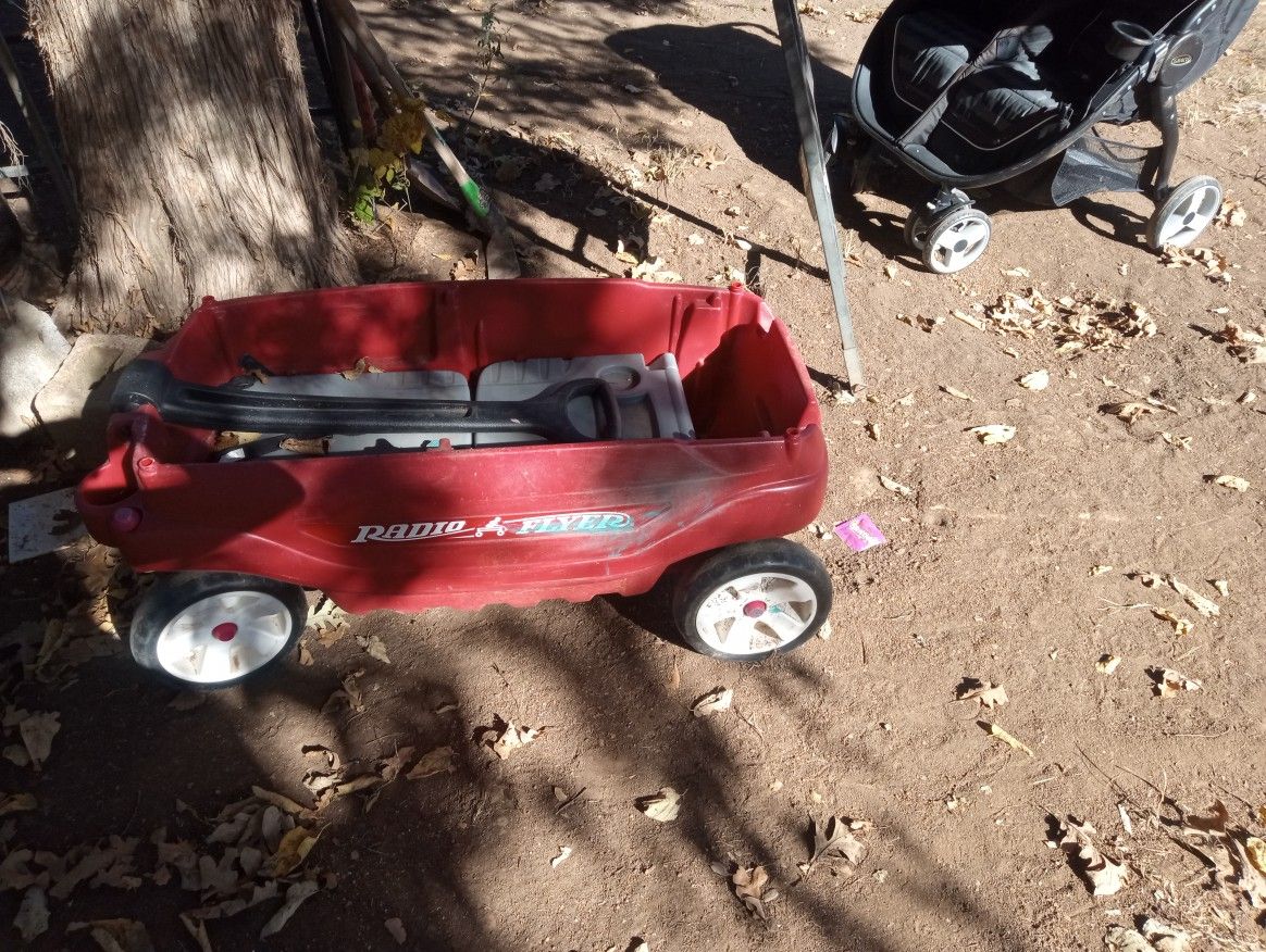  Radio Flyer Wagon With Seats That Fold Up And Down 3700