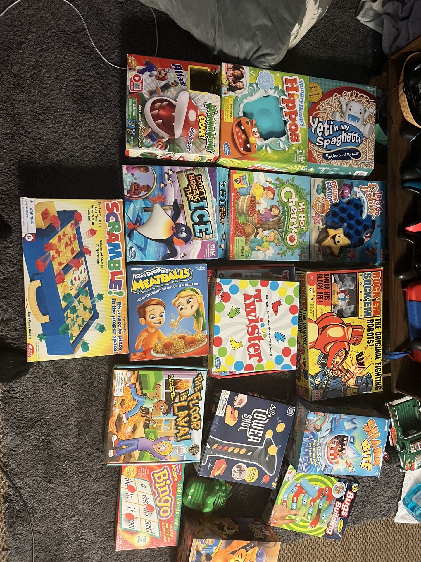 Board Games !! 18 Games! Bundle Deal 25.00$