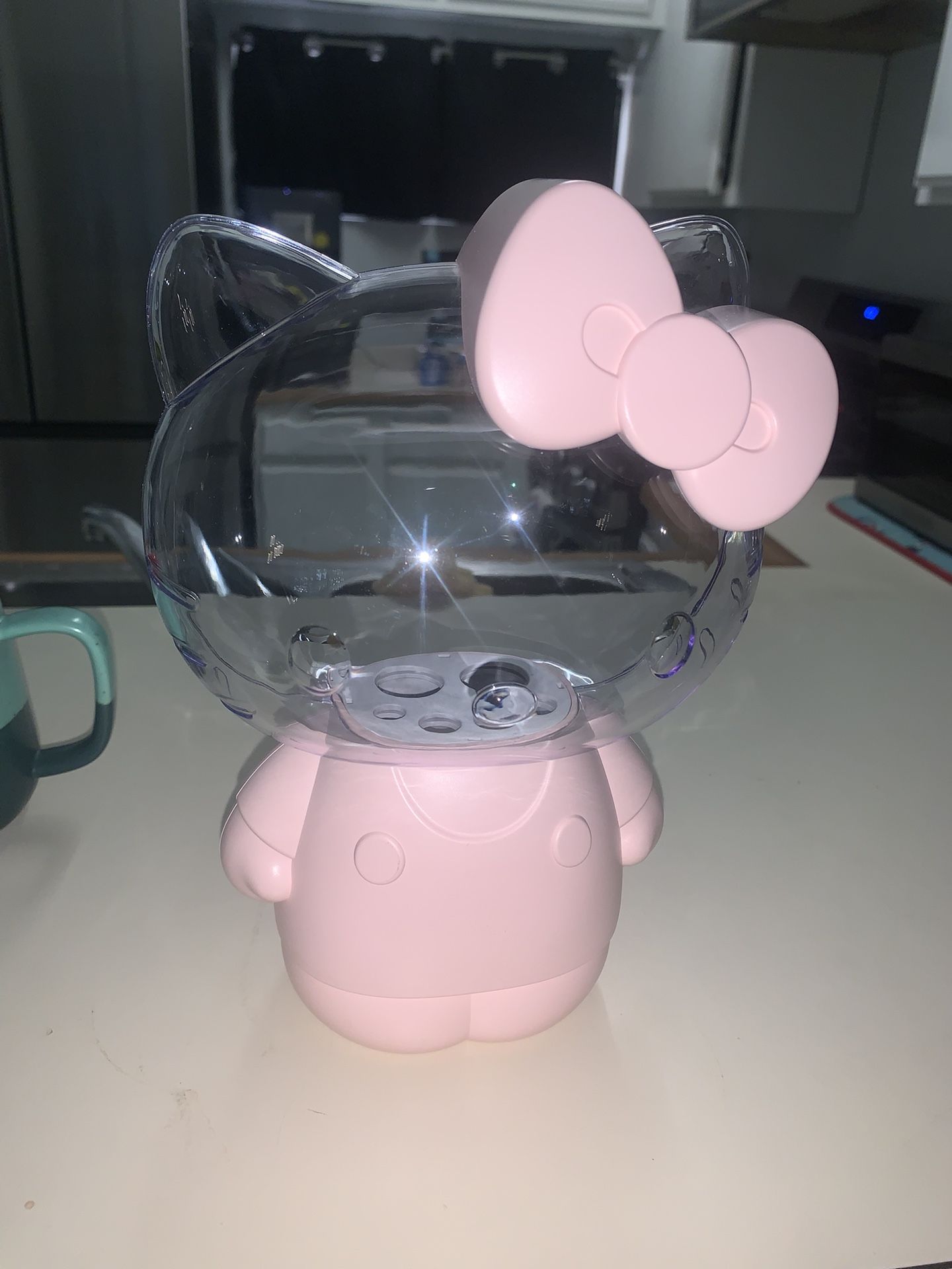 hello kitty makeup brush holder