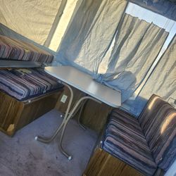 Pop up camper