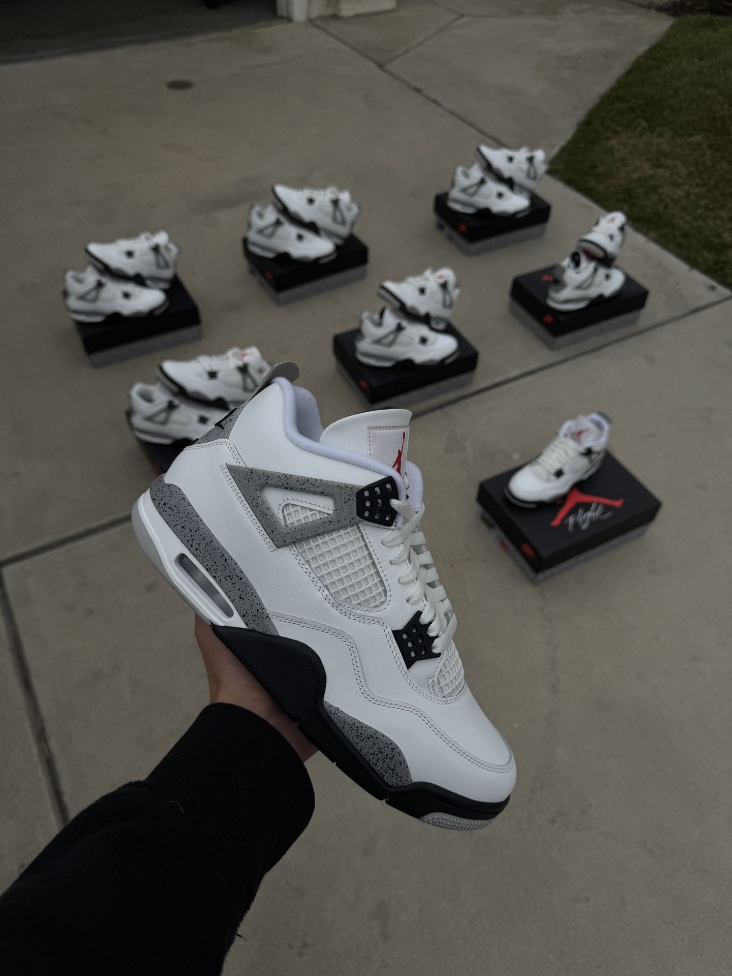 Jordan 4 White cement